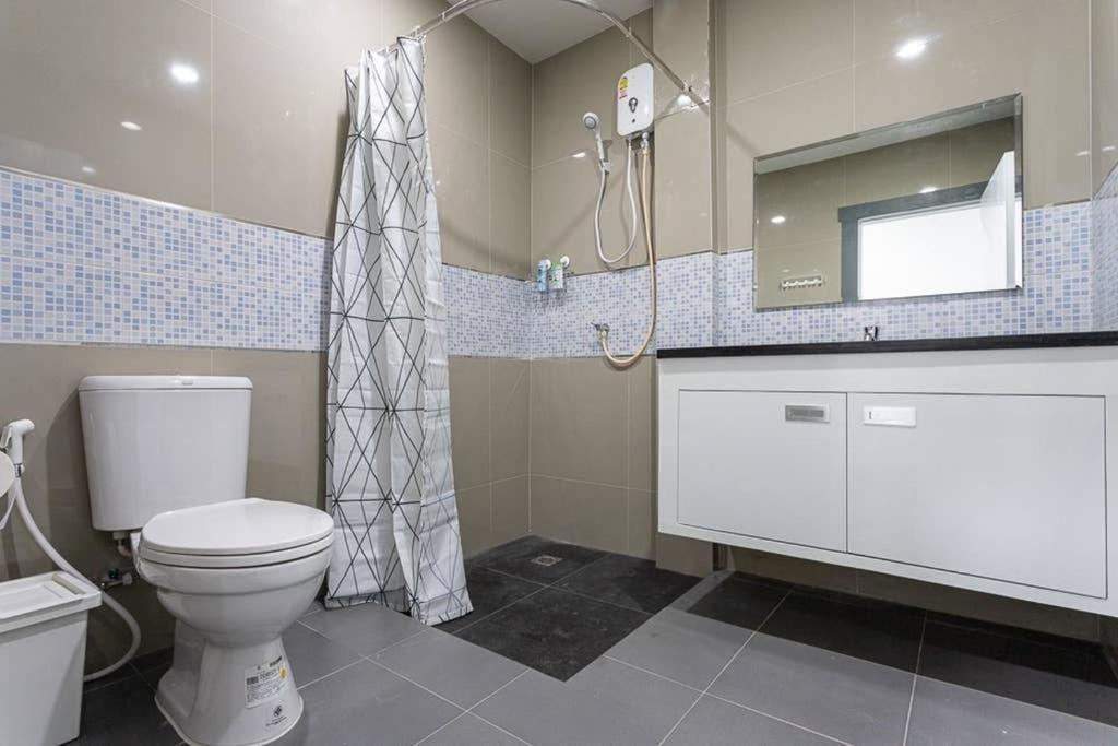 Ferienwohnung P2 Silom Large 2beds full kitchen WIFI 4-6pax Bangkok Exterior foto